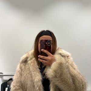 Meet your Posher, Jenny